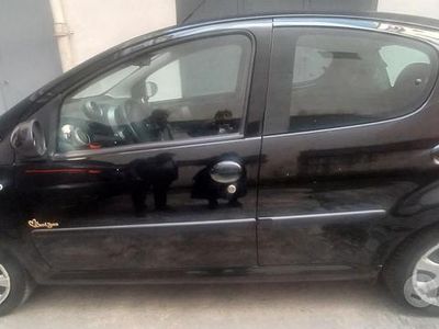 Nero Usata 2009 Peugeot 107 Utilitaria | 2700 € (Molto cara)