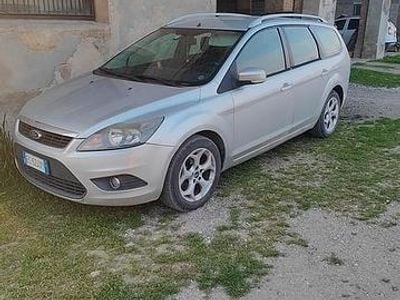 Usata Ford Focus Style 110 CV (80 kW) 2010 Grigio Station wagon