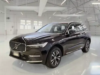 Usado Volvo XC60 Core 253 CV (186 kW) 2025 Negro SUV