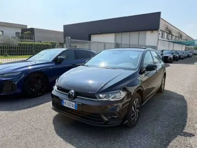 Usata VW Polo Life 95 CV (69 kW) 2025 Nero intenso perlato Utilitaria