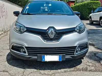 Usata Renault Captur 90 CV (66 kW) 2015 Grigio SUV