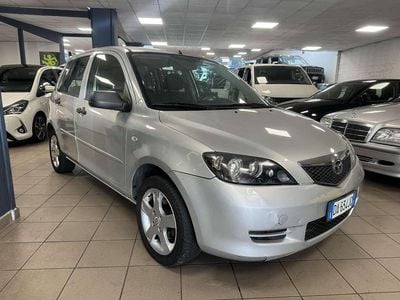 Usata Mazda 2 Style 75 CV (55 kW) 2006 Argento Utilitaria