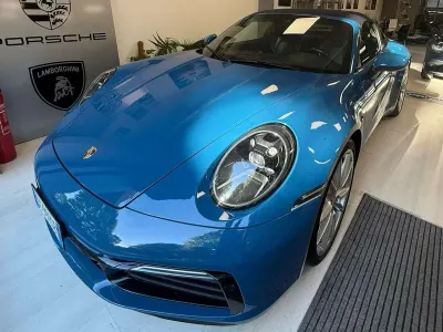 Usata Porsche 992 385 CV (283 kW) 2021 Blu/azzurro Cabrio