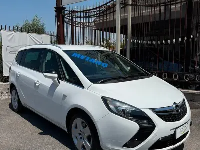 Usata Opel Zafira Tourer 150 CV (110 kW) 2013 Bianco Monovolume