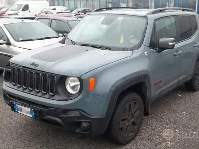 Usata Jeep Renegade Trailhawk 170 CV (125 kW) 2018 Grigio SUV