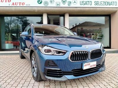 Usata BMW X2 150 CV (110 kW) 2022 Phitonic blau metallic SUV