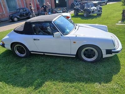 Usata Porsche 911SC 204 CV (150 kW) 1983 Bianco Cabrio