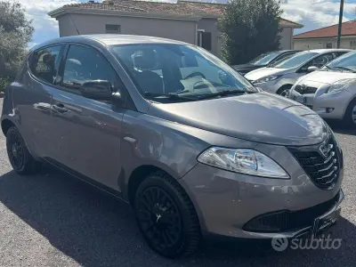 Usata Lancia Ypsilon S 95 CV (69 kW) 2015 Grigio Utilitaria