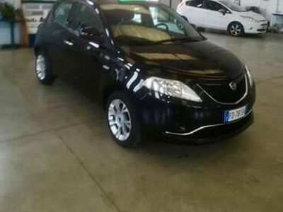 Usata Lancia Ypsilon 80 CV (58 kW) 2016 Nero Utilitaria