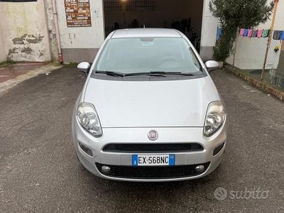 Usata Fiat Punto Street 69 CV (50 kW) 2014 Grigio Berlina