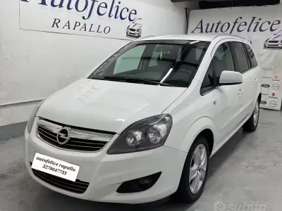 Usata Opel Zafira Business 110 CV (80 kW) 2014 Bianco Monovolume