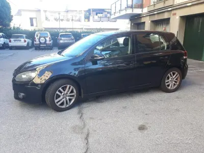 Usado VW Golf VI 122 CV (89 kW) 2011 Negro Utilitario