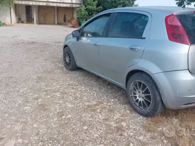 Usata Fiat Grande Punto 90 CV (66 kW) 2006 Grigio Utilitaria