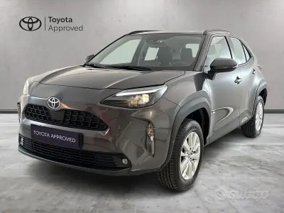 Usata Toyota Yaris Cross Active 116 CV (85 kW) 2022 Grigio SUV