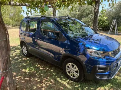 Usata Peugeot Rifter Allure 131 CV (96 kW) 2018 Blu Monovolume