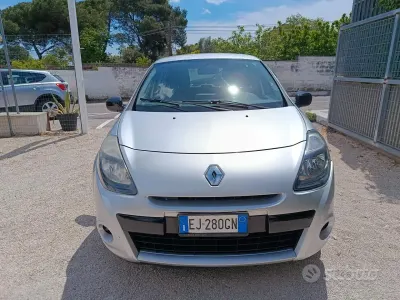 Gebraucht Renault Clio II Dynamique 75 PS (55 kW) 2011 Grau Limousine