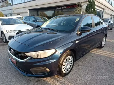 Käytetty Fiat Tipo Lounge 95 HP (69 kW) 2018 Sininen Sedan
