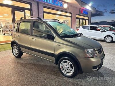 Begagnad Fiat Panda Climbing 60 HK (44 kW) 2008 Guld Halvkombi