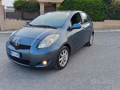 Usata Toyota Yaris 90 CV (66 kW) 2010 Blu Utilitaria