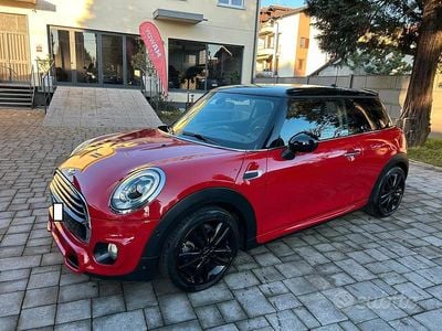Usata Mini Cooper D Hype 116 CV (85 kW) 2018 Rosso Utilitaria