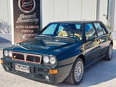 Usado Lancia Delta 210 CV (154 kW) 1992 Verde Utilitario