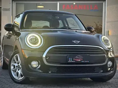 Begagnad Mini One D 95 HK (69 kW) 2018 Svart Halvkombi