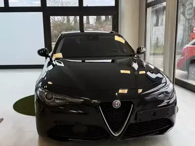 Usata Alfa Romeo Giulia 150 CV (110 kW) 2016 Nero Berlina