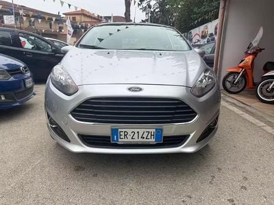 Usata Ford Fiesta Titanium 80 CV (58 kW) 2013 Argento Utilitaria