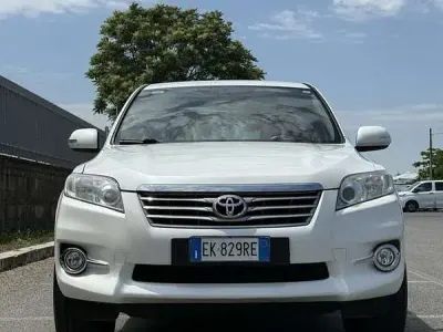 Usata Toyota RAV4 150 CV (110 kW) 2011 Bianco SUV