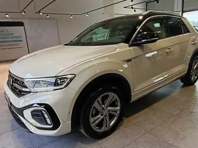 Usata VW T-Roc R-line 110 CV (80 kW) 2023 Beige SUV