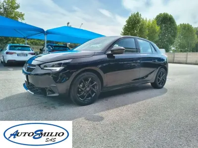 Usata Opel Corsa Design & Tech 101 CV (74 kW) 2023 Nero Utilitaria