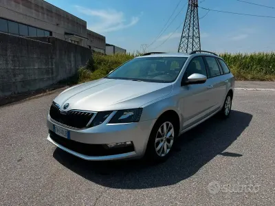 Usata Skoda Octavia Executive 116 CV (85 kW) 2018 Grigio Station wagon