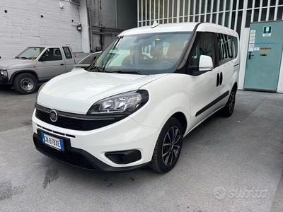 Usata Fiat Doblò Lounge 90 CV (66 kW) 2022 Bianco Monovolume