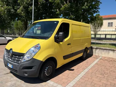 Usata Renault Master 131 CV (96 kW) 2019 Giallo Furgone