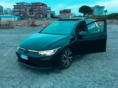 Usata VW Golf VIII R-line 150 CV (110 kW) 2020 Nero Berlina