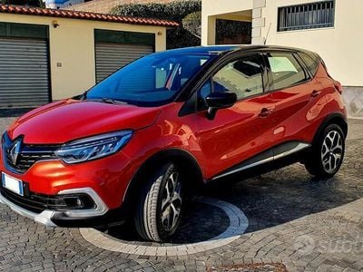 Usata Renault Captur Intens 90 CV (66 kW) 2017 Rosso SUV