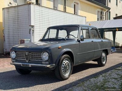 Usata Alfa Romeo Giulia 1300 80 CV (58 kW) 1966 Grigio Berlina