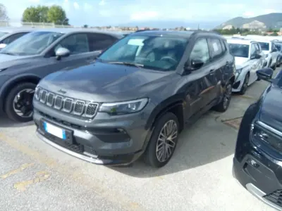 Usata Jeep Compass Summit 130 CV (95 kW) 2025 679graphite grey SUV