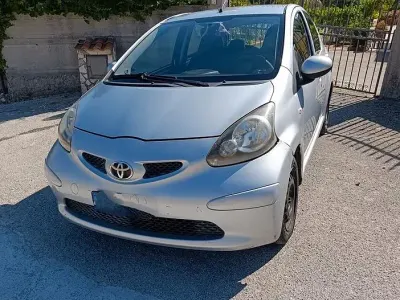 Usata Toyota Aygo Sol 67 CV (49 kW) 2006 Grigio Utilitaria