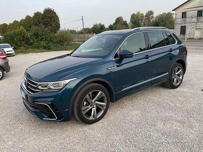 Usata VW Tiguan R-line 150 CV (110 kW) 2020 Verde SUV