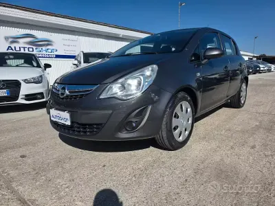 Usata Opel Corsa 86 CV (63 kW) 2012 Grigio Utilitaria