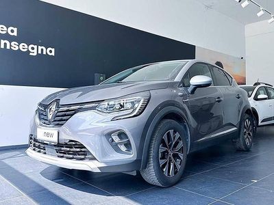 Usata Renault Captur Techno 91 CV (66 kW) 2024 Grigio cassiopea + tetto grigio magnete SUV