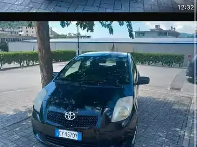 Usata Toyota Yaris 69 CV (50 kW) 2006 Nero Berlina