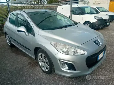 Usata Peugeot 308 Access 93 CV (68 kW) 2012 Grigio Berlina