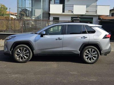 Usata Toyota RAV4 Hybrid Lounge 190 CV (139 kW) 2022 Argento SUV