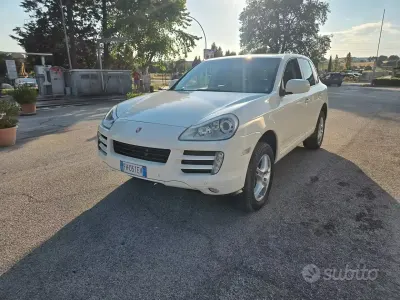 Usata Porsche Cayenne 239 CV (175 kW) 2010 Bianco SUV