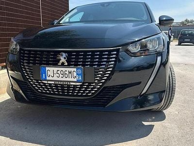 Usata Peugeot 208 102 CV (75 kW) 2022 Nero Utilitaria