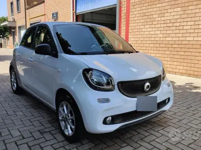 Usata Smart ForFour 71 CV (52 kW) 2017 Bianco Utilitaria