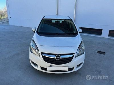 Usata Opel Meriva 110 CV (80 kW) 2015 Bianco Monovolume