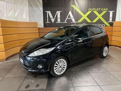 Usata Ford Fiesta Titanium 82 CV (60 kW) 2011 Panther black Utilitaria